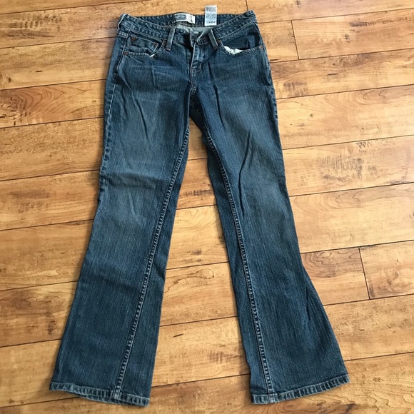 👖Levi’s Low Rise Bootcut Jeans 👖 - Picture 1 of 5